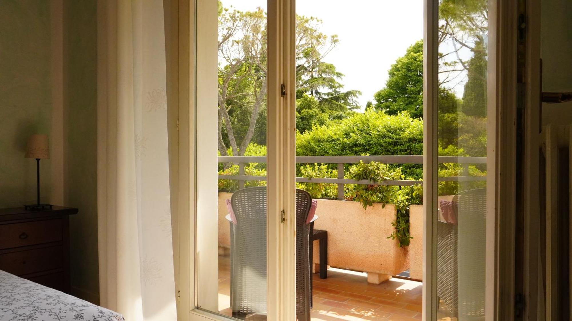 Appartamenti Villa Lina Desenzano del Garda Exterior photo